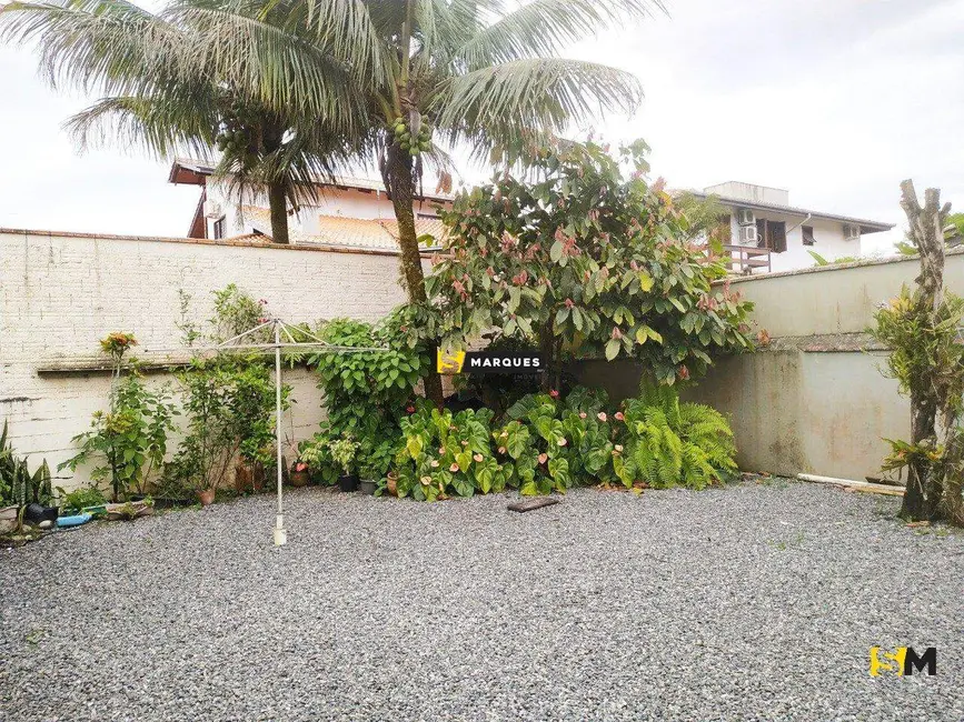 Foto 4 de Casa com 4 quartos à venda, 225m2 em Glória, Joinville - SC