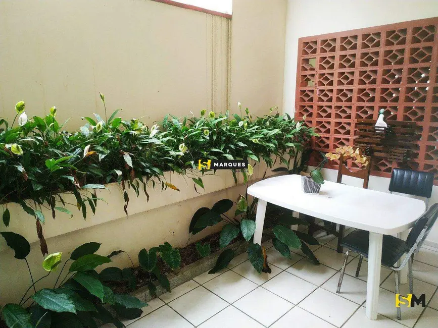 Foto 8 de Casa com 4 quartos à venda, 225m2 em Glória, Joinville - SC