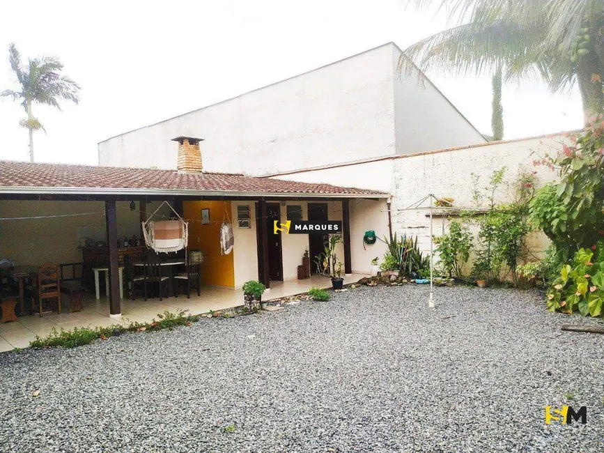 Foto 5 de Casa com 4 quartos à venda, 225m2 em Glória, Joinville - SC