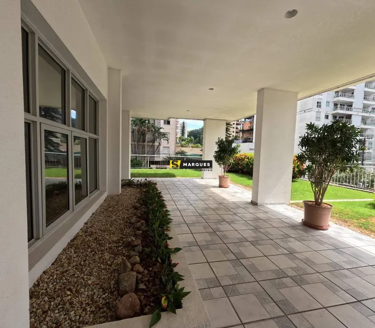 Foto 2 de Apartamento com 2 quartos para alugar, 135m2 em Atiradores, Joinville - SC