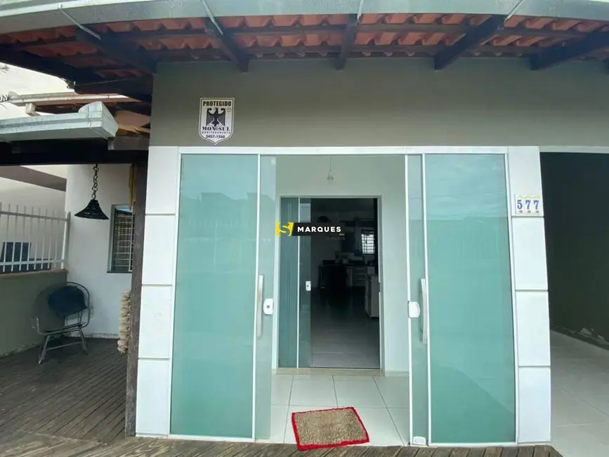 Foto 2 de Casa com 2 quartos à venda, 63m2 em Centro, Barra Velha - SC