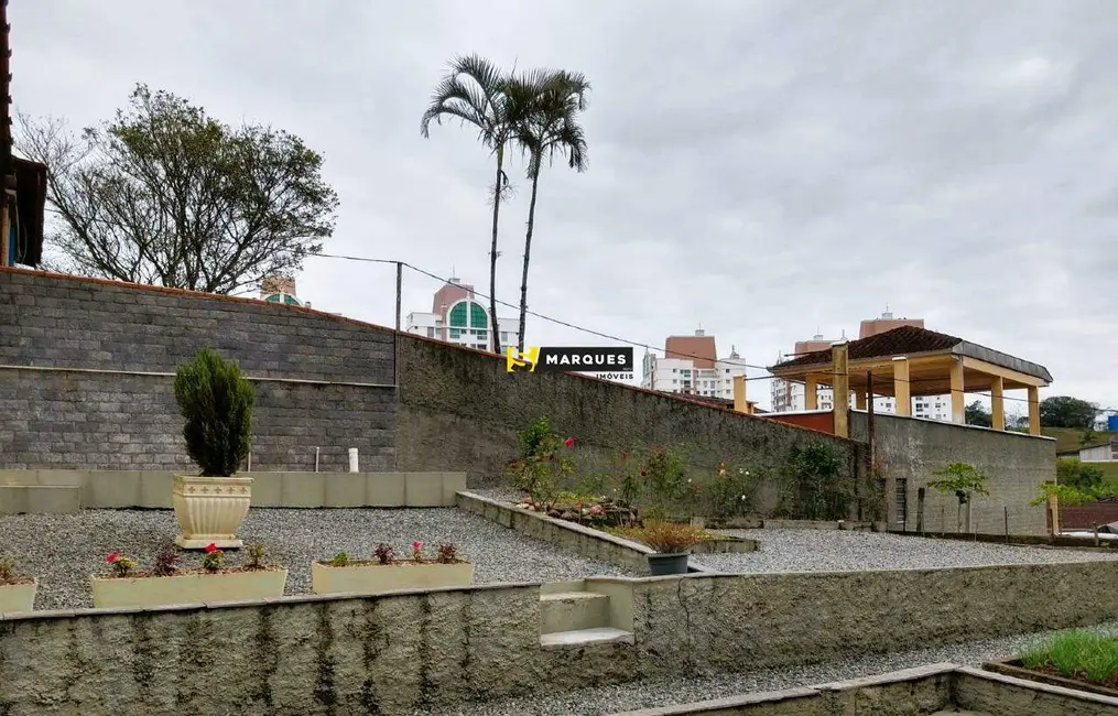 Foto 9 de Casa com 3 quartos à venda, 246m2 em Anita Garibaldi, Joinville - SC