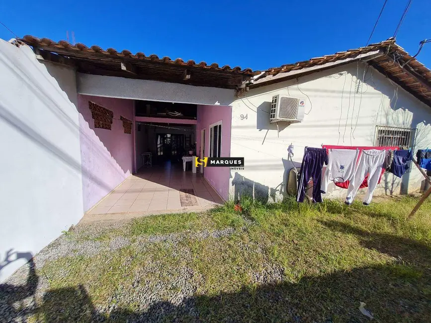 Casa com 4 quartos à venda, 120m2 em Paranaguamirim, Joinville - SC - imagem 4 Foto 4 de Casa com 4 quartos à venda, 120m2 em Paranaguamirim, Joinville - SC