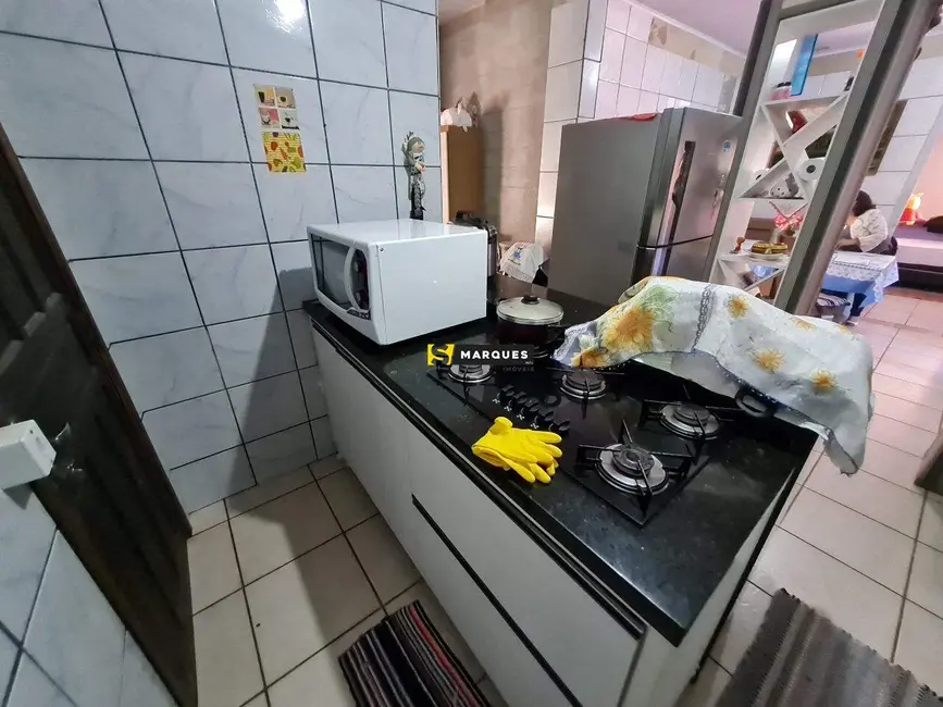 Casa com 4 quartos à venda, 120m2 em Paranaguamirim, Joinville - SC - imagem 9 Foto 9 de Casa com 4 quartos à venda, 120m2 em Paranaguamirim, Joinville - SC