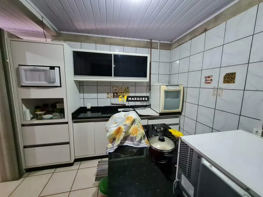 Casa com 4 quartos à venda, 120m2 em Paranaguamirim, Joinville - SC - imagem 8 Foto 8 de Casa com 4 quartos à venda, 120m2 em Paranaguamirim, Joinville - SC