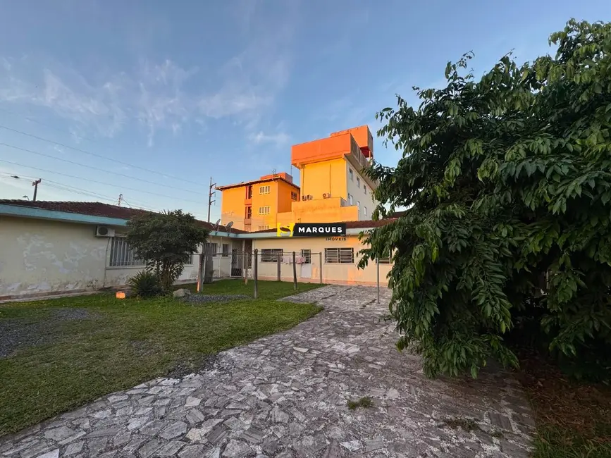 Casa com 1 quarto para alugar, 365m2 em Bucarein, Joinville - SC - imagem 5 Foto 5 de Casa com 1 quarto para alugar, 365m2 em Bucarein, Joinville - SC