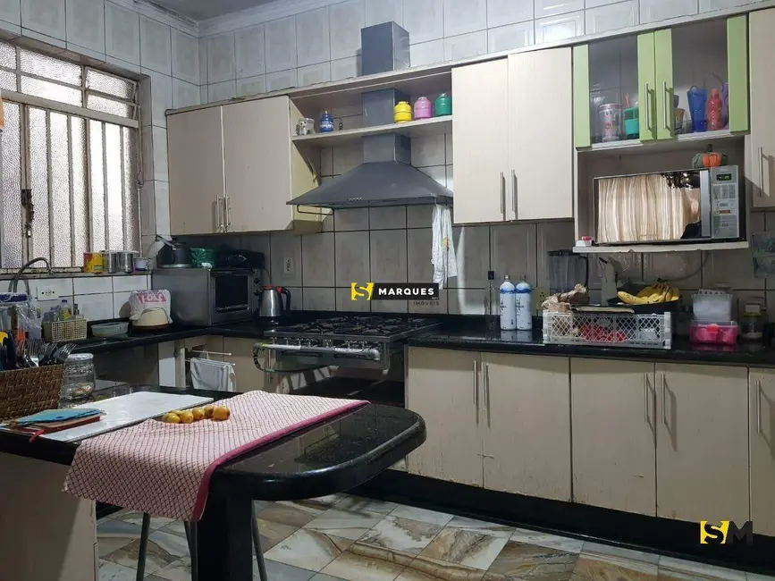 Foto 9 de Casa com 1 quarto para alugar, 365m2 em Bucarein, Joinville - SC