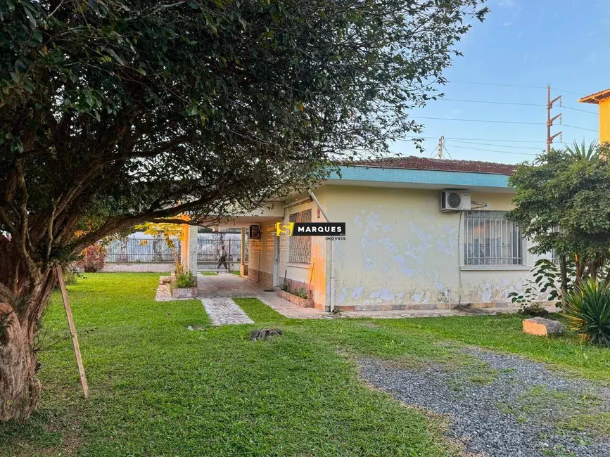Casa com 1 quarto para alugar, 365m2 em Bucarein, Joinville - SC - imagem 3 Foto 3 de Casa com 1 quarto para alugar, 365m2 em Bucarein, Joinville - SC