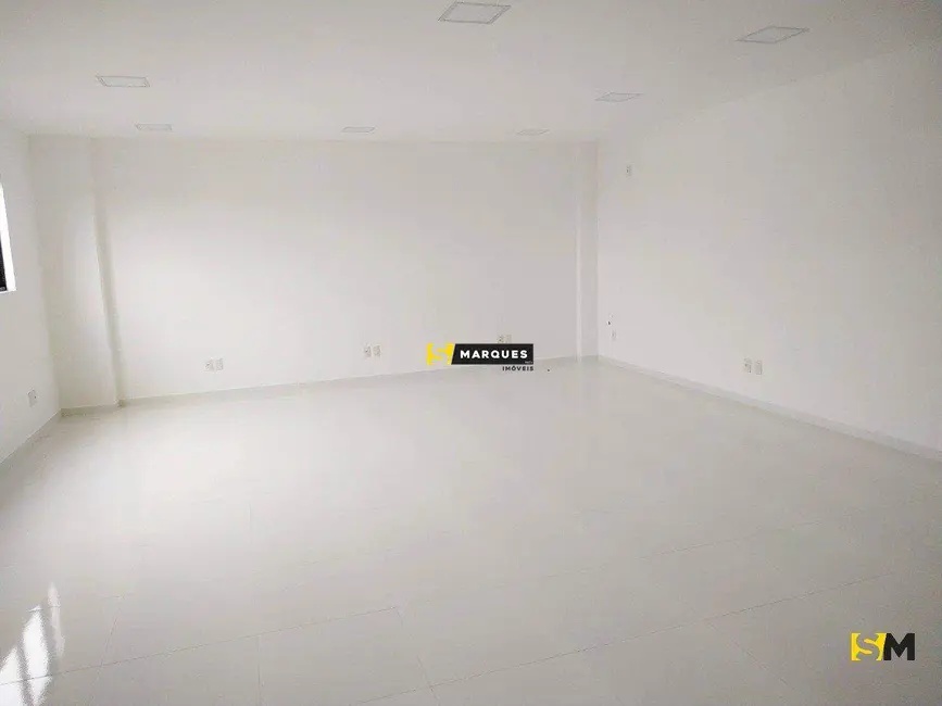 Foto 4 de Sala Comercial para alugar, 56m2 em Bucarein, Joinville - SC