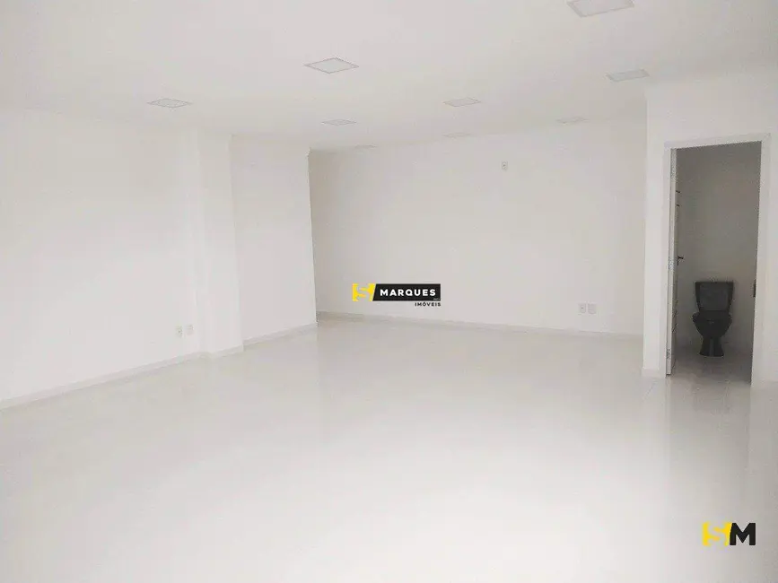 Foto 6 de Sala Comercial para alugar, 56m2 em Bucarein, Joinville - SC