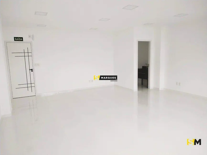Sala Comercial para alugar, 43m2 em Bucarein, Joinville - SC - imagem 3 Foto 3 de Sala Comercial para alugar, 43m2 em Bucarein, Joinville - SC