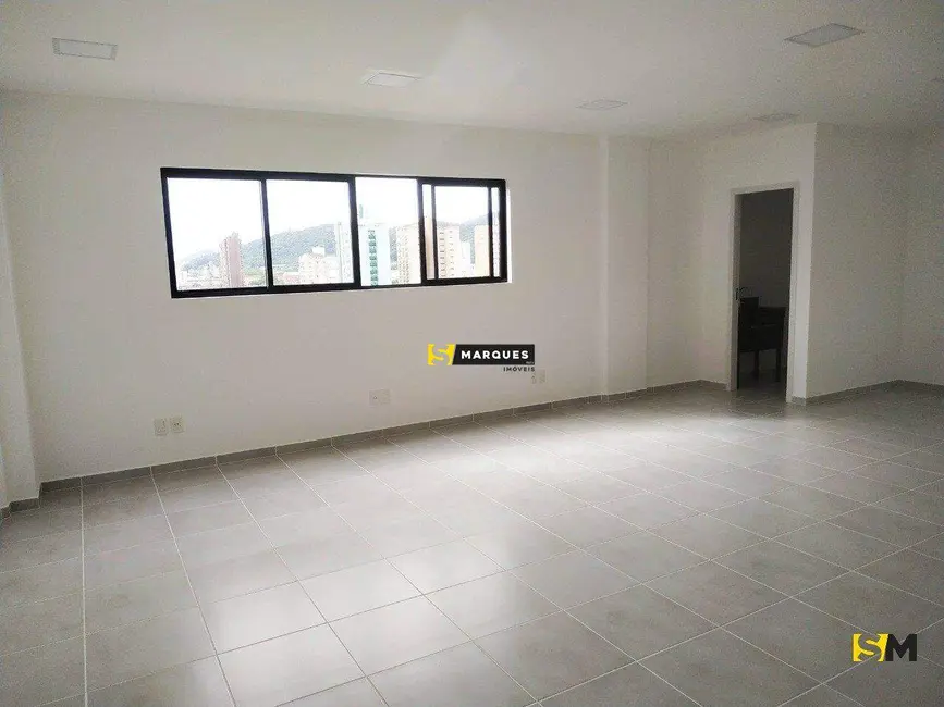 Sala Comercial para alugar, 56m2 em Bucarein, Joinville - SC - imagem 3 Foto 3 de Sala Comercial para alugar, 56m2 em Bucarein, Joinville - SC