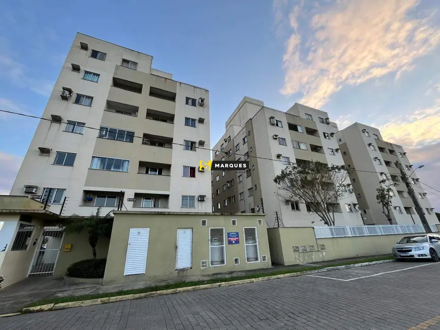 Foto 1 de Apartamento com 2 quartos para alugar, 55m2 em Jarivatuba, Joinville - SC