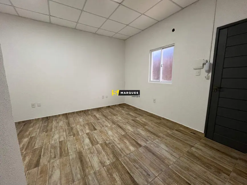 Foto 5 de Sala Comercial para alugar, 16m2 em Anita Garibaldi, Joinville - SC