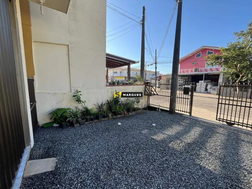 Sobrado com 2 quartos para alugar, 120m2 em Aventureiro, Joinville - SC - imagem 3 Foto 3 de Sobrado com 2 quartos para alugar, 120m2 em Aventureiro, Joinville - SC