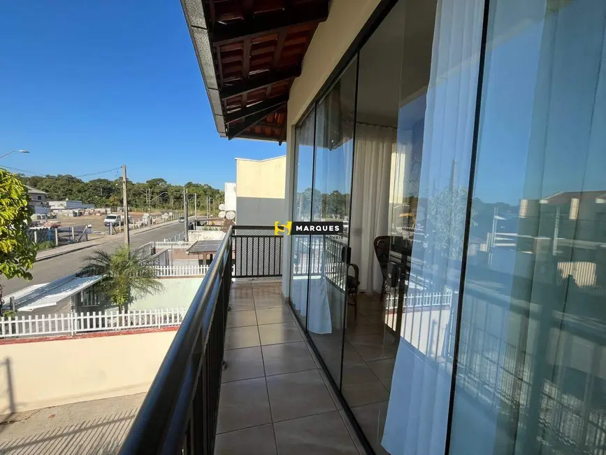 Sobrado com 2 quartos para alugar, 120m2 em Aventureiro, Joinville - SC - imagem 4 Foto 4 de Sobrado com 2 quartos para alugar, 120m2 em Aventureiro, Joinville - SC