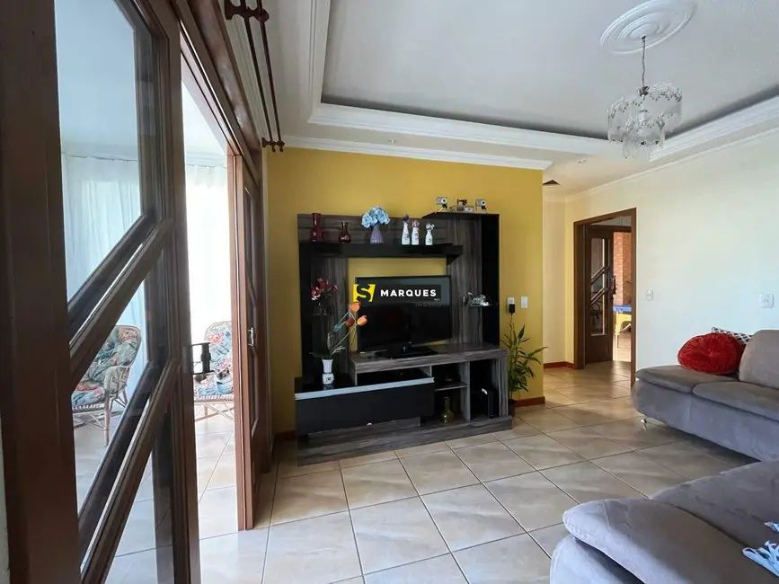 Sobrado com 2 quartos para alugar, 120m2 em Aventureiro, Joinville - SC - imagem 7 Foto 7 de Sobrado com 2 quartos para alugar, 120m2 em Aventureiro, Joinville - SC