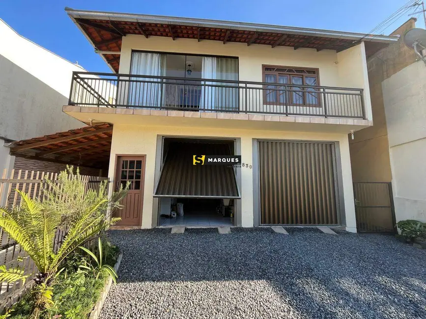 Foto 1 de Sobrado com 2 quartos para alugar, 120m2 em Aventureiro, Joinville - SC