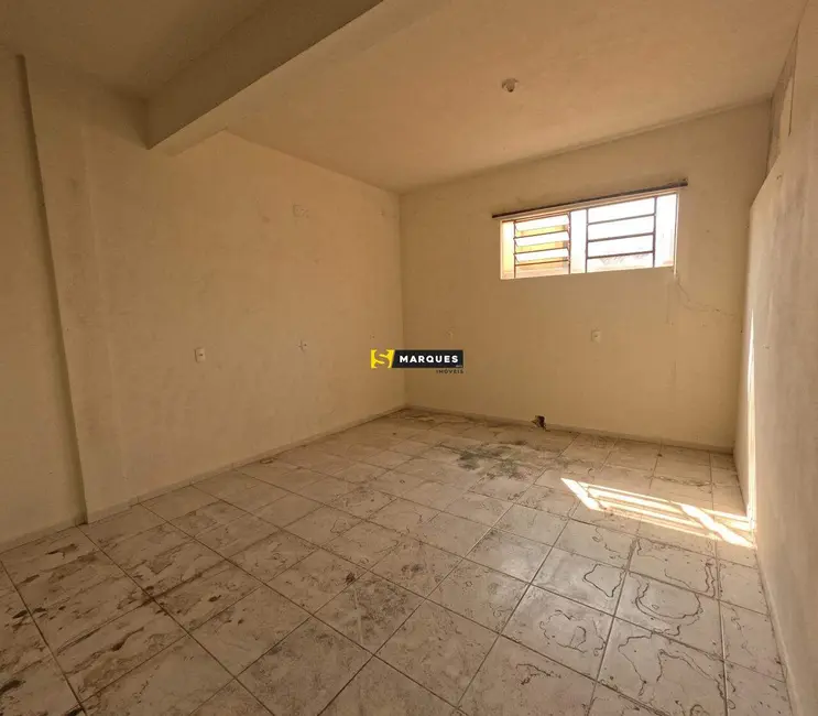 Foto 4 de Armazém / Galpão à venda, 300m2 em Vila Nova, Joinville - SC