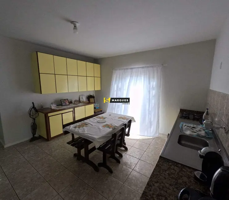 Foto 9 de Casa com 4 quartos à venda, 164m2 em Vila Nova, Joinville - SC