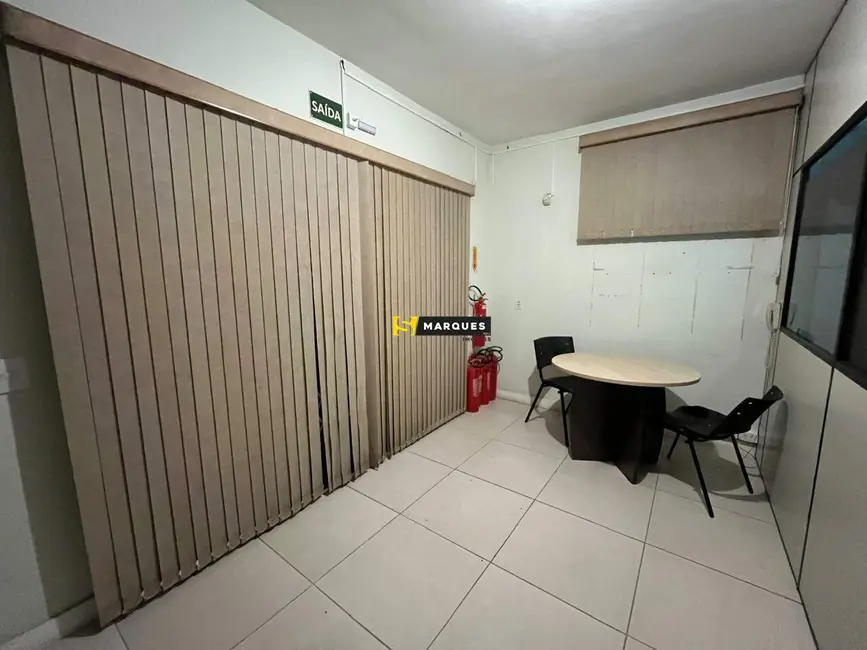 Foto 1 de Sala Comercial para alugar, 100m2 em Floresta, Joinville - SC