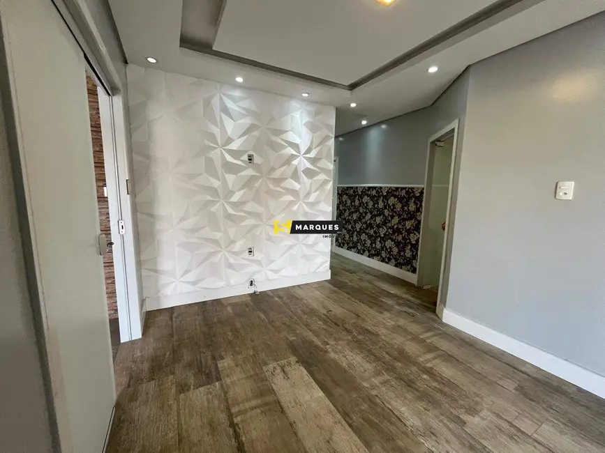 Casa com 3 quartos para alugar, 112m2 em Jardim Iririú, Joinville - SC - imagem 9 Foto 9 de Casa com 3 quartos para alugar, 112m2 em Jardim Iririú, Joinville - SC