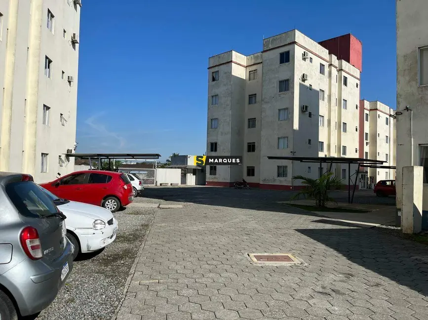 Foto 3 de Apartamento com 2 quartos para alugar, 44m2 em Paranaguamirim, Joinville - SC
