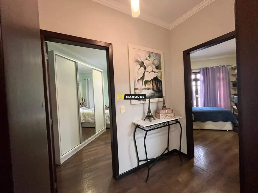 Casa com 3 quartos para alugar, 210m2 em Santa Catarina, Joinville - SC - imagem 9 Foto 9 de Casa com 3 quartos para alugar, 210m2 em Santa Catarina, Joinville - SC