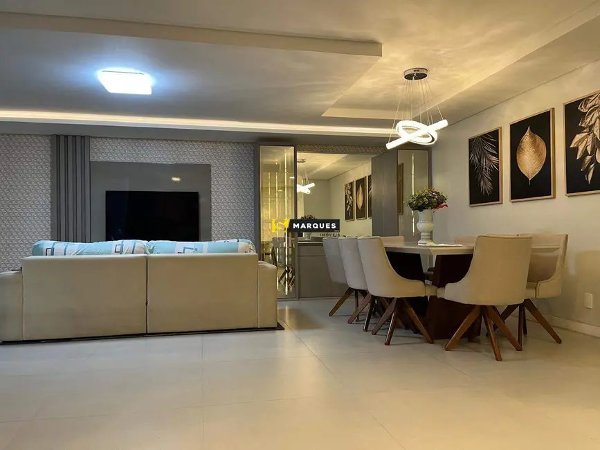 Casa com 3 quartos para alugar, 210m2 em Santa Catarina, Joinville - SC - imagem 6 Foto 6 de Casa com 3 quartos para alugar, 210m2 em Santa Catarina, Joinville - SC