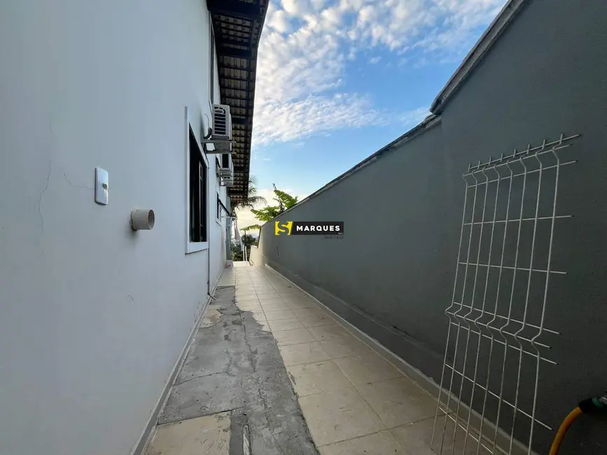 Casa com 3 quartos para alugar, 210m2 em Santa Catarina, Joinville - SC - imagem 5 Foto 5 de Casa com 3 quartos para alugar, 210m2 em Santa Catarina, Joinville - SC