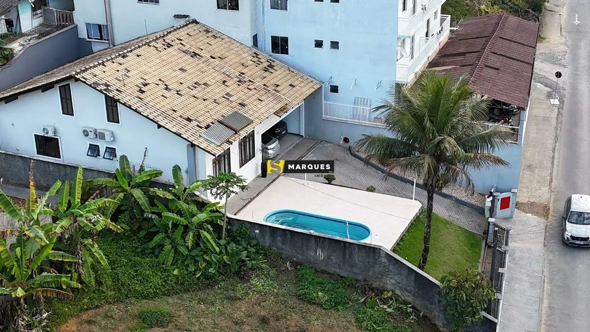 Casa com 3 quartos para alugar, 210m2 em Santa Catarina, Joinville - SC - imagem 3 Foto 3 de Casa com 3 quartos para alugar, 210m2 em Santa Catarina, Joinville - SC