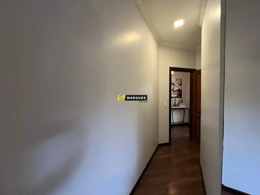 Casa com 3 quartos para alugar, 210m2 em Santa Catarina, Joinville - SC - imagem 8 Foto 8 de Casa com 3 quartos para alugar, 210m2 em Santa Catarina, Joinville - SC