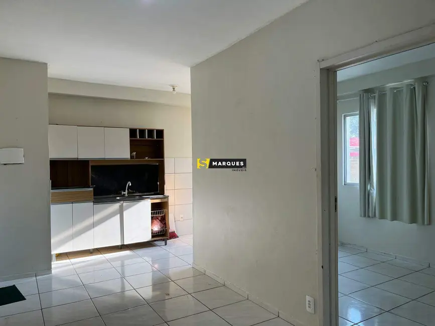Foto 2 de Apartamento com 2 quartos para alugar, 44m2 em Paranaguamirim, Joinville - SC