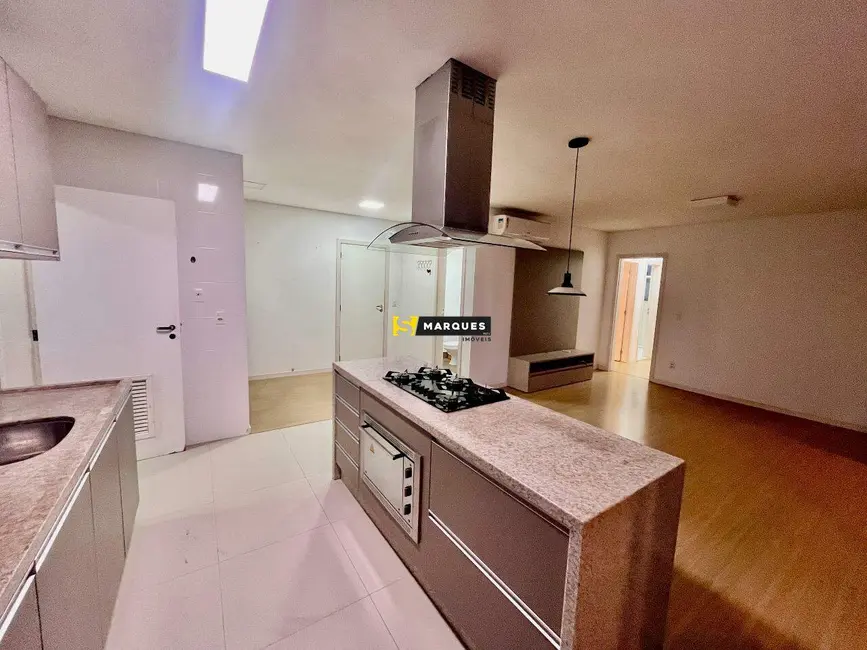 Foto 2 de Apartamento com 3 quartos para alugar, 120m2 em Anita Garibaldi, Joinville - SC