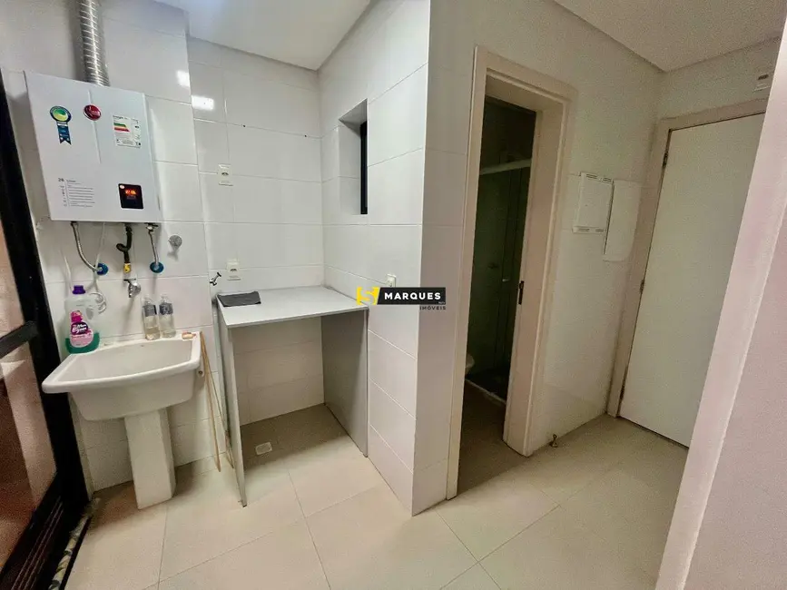 Foto 9 de Apartamento com 3 quartos para alugar, 120m2 em Anita Garibaldi, Joinville - SC