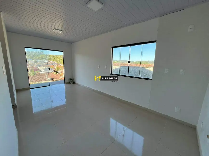 Foto 1 de Casa com 2 quartos à venda, 50m2 em João Costa, Joinville - SC