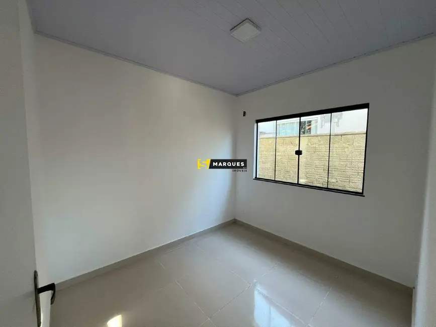Foto 4 de Casa com 2 quartos à venda, 50m2 em João Costa, Joinville - SC