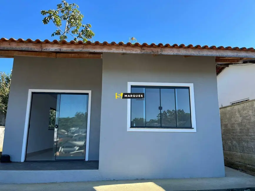 Foto 2 de Casa com 2 quartos à venda, 50m2 em João Costa, Joinville - SC