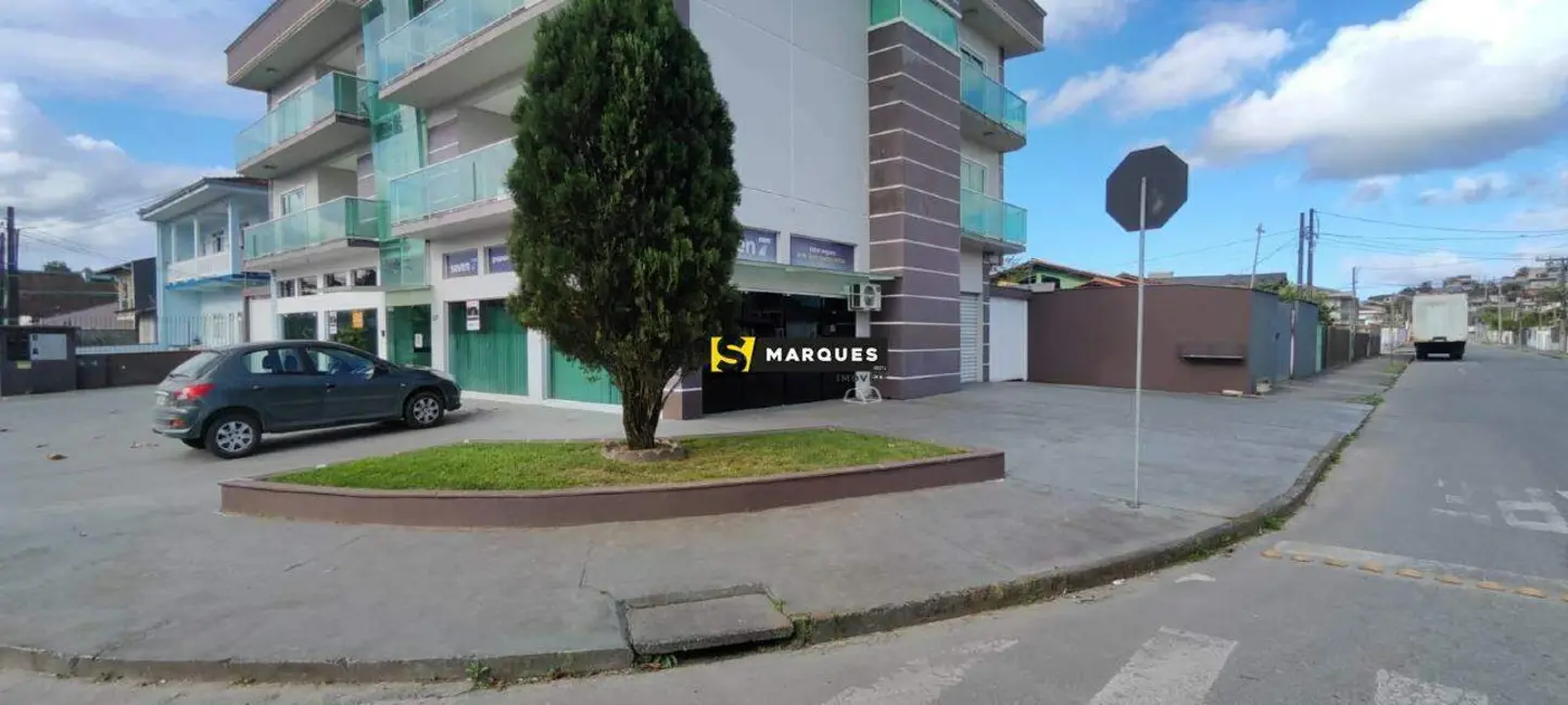 Foto 1 de Sala Comercial para alugar, 100m2 em Fátima, Joinville - SC