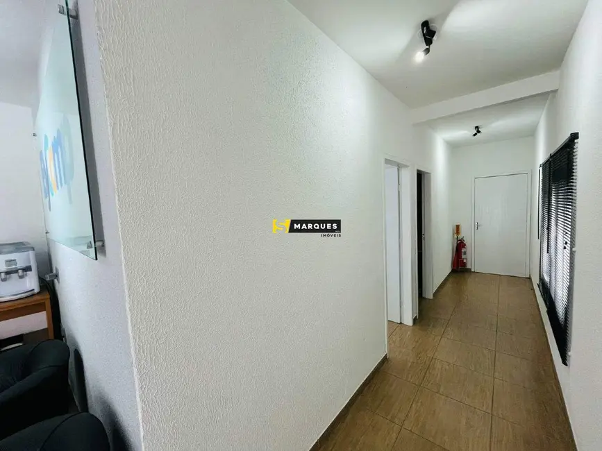 Sala Comercial para alugar, 40m2 em Bom Retiro, Joinville - SC - imagem 3 Foto 3 de Sala Comercial para alugar, 40m2 em Bom Retiro, Joinville - SC