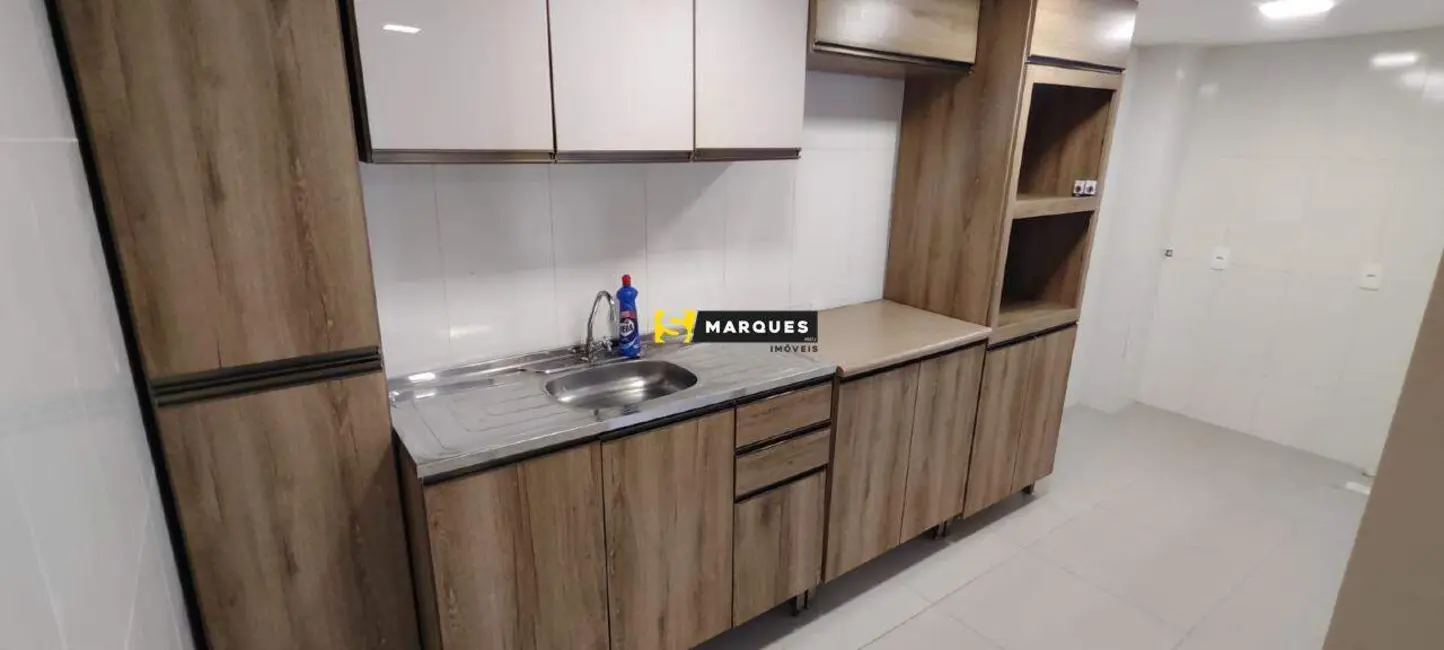 Foto 3 de Casa com 2 quartos para alugar, 100m2 em Fátima, Joinville - SC