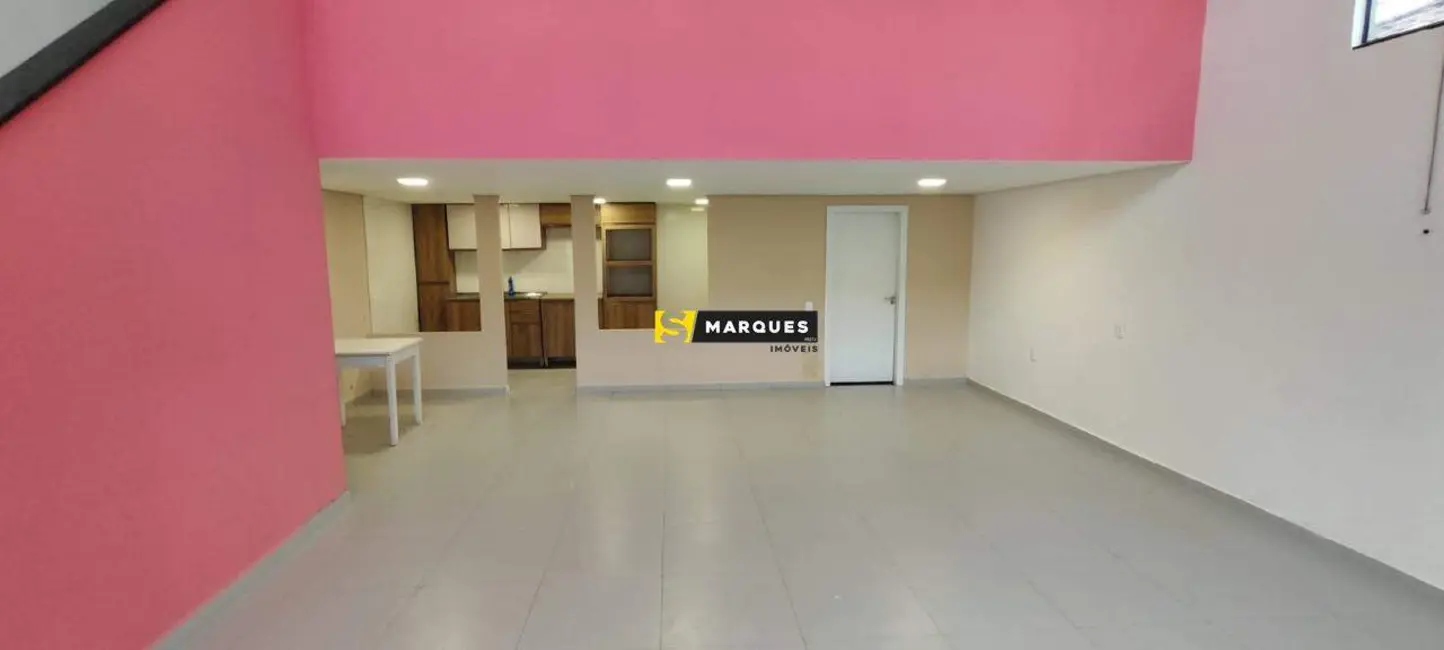 Foto 2 de Casa com 2 quartos para alugar, 100m2 em Fátima, Joinville - SC