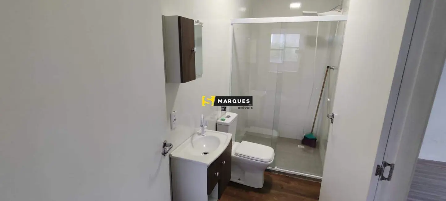 Foto 9 de Casa com 2 quartos para alugar, 100m2 em Fátima, Joinville - SC