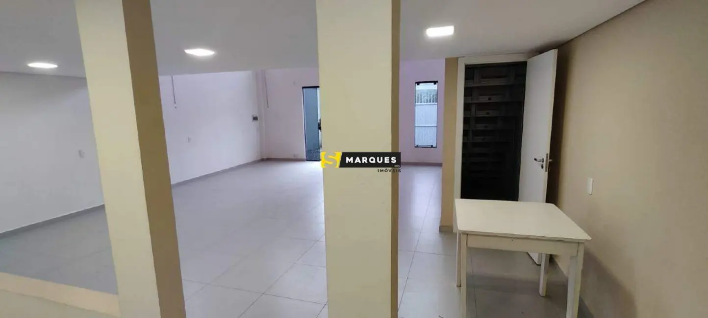 Foto 4 de Casa com 2 quartos para alugar, 100m2 em Fátima, Joinville - SC