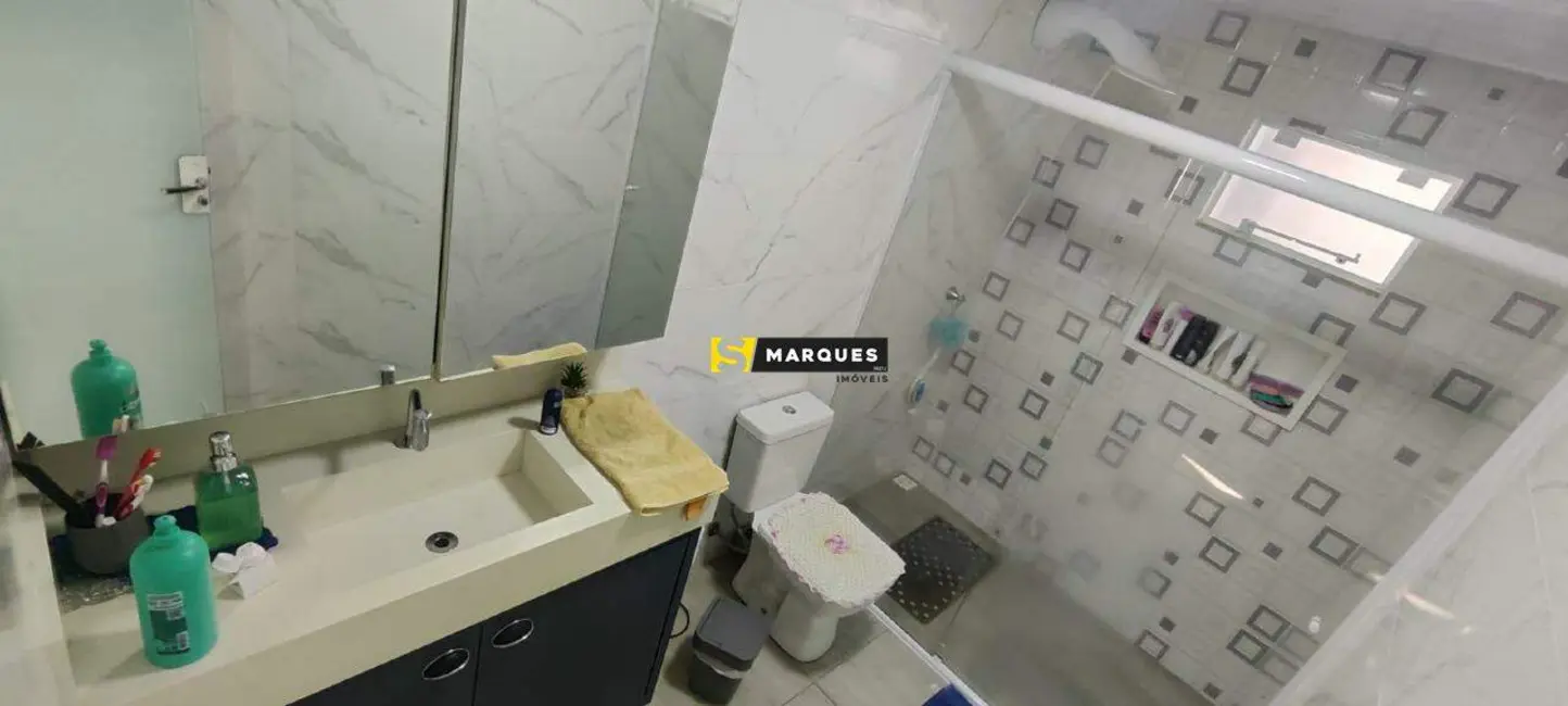 Foto 5 de Sobrado com 4 quartos à venda, 200m2 em Paranaguamirim, Joinville - SC