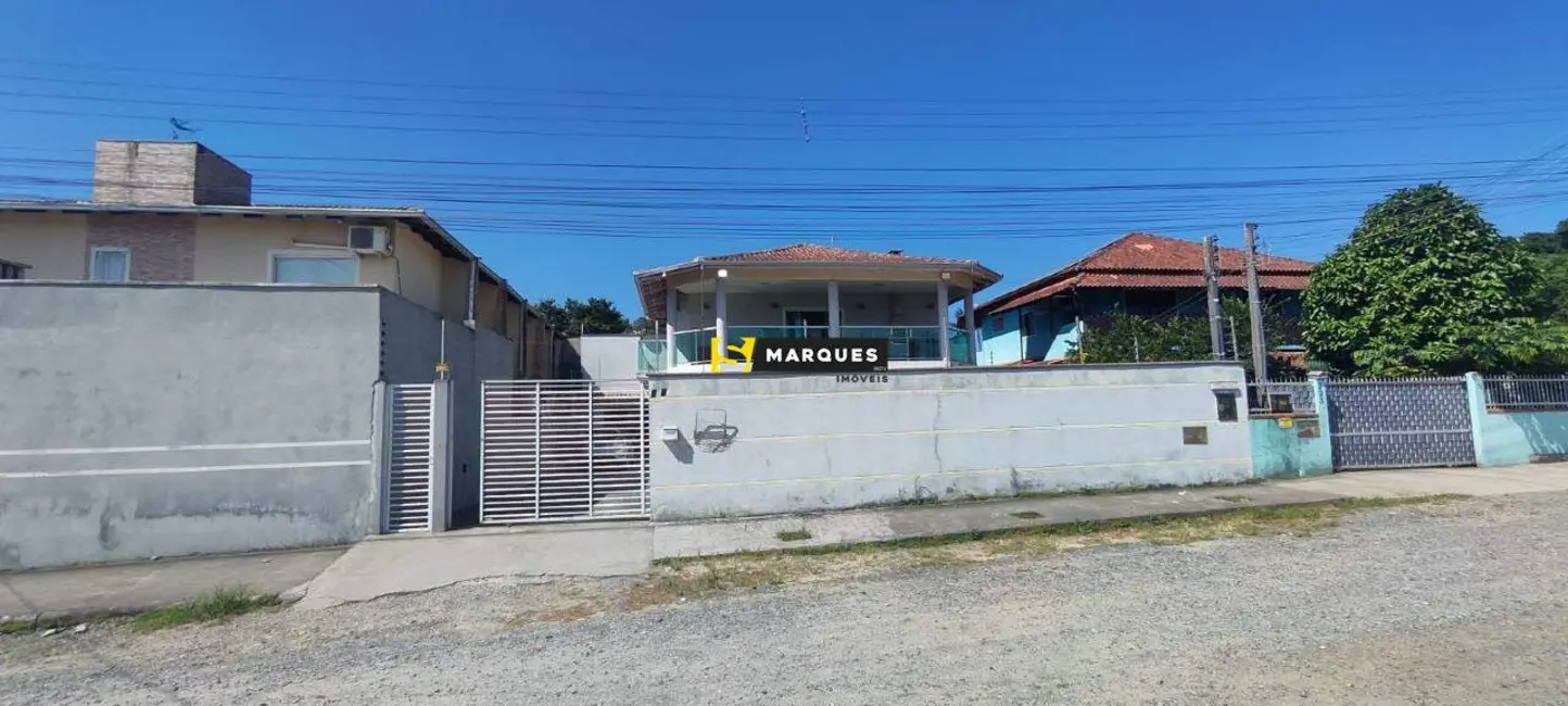 Foto 1 de Sobrado com 4 quartos à venda, 200m2 em Paranaguamirim, Joinville - SC