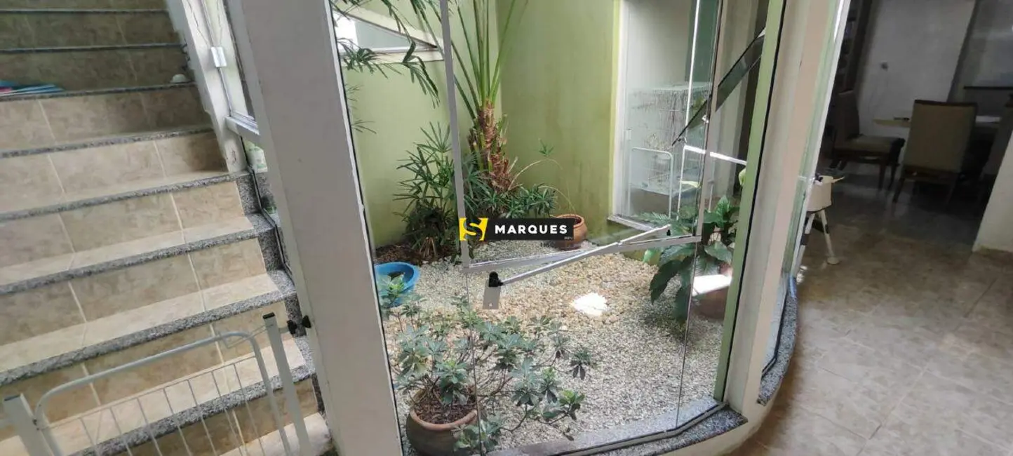 Foto 8 de Sobrado com 4 quartos à venda, 200m2 em Paranaguamirim, Joinville - SC