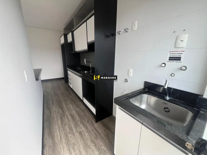Foto 4 de Apartamento com 2 quartos para alugar, 73m2 em Bom Retiro, Joinville - SC