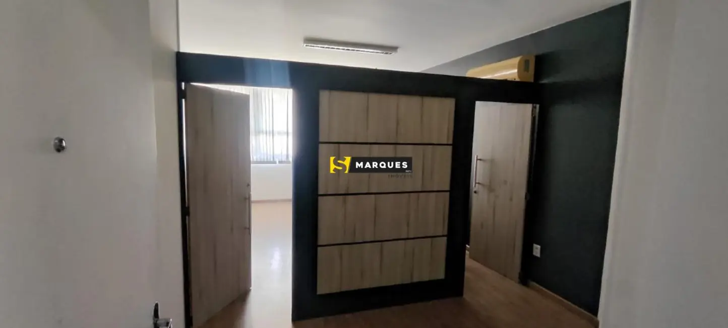 Sala Comercial para alugar, 40m2 em Centro, Joinville - SC - imagem 3 Foto 3 de Sala Comercial para alugar, 40m2 em Centro, Joinville - SC