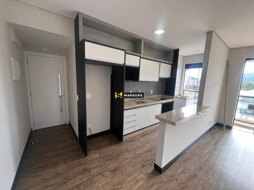 Foto 4 de Apartamento com 2 quartos para alugar, 73m2 em Bom Retiro, Joinville - SC
